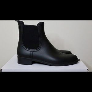 Chelsea boots